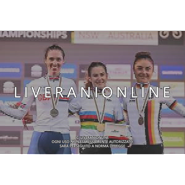 24-09-2022 World Championships U23 Women; 2022, New Zealand; 2022, Great Britain; 2022, Germany; Fisher Black, Niamh; Georgi, Pfeiffer; Bauernfeind, Ricarda; Wollongong; ©SIROTTI/AGENZIA ALDO LIVERANI SAS