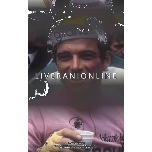 RETROSPETTIVA BERNARD HINAULT CICLISTA NELLA FOTO BERNARD HINAULT CON LA MAGLIA ROSA AG ALDO LIVERANI SAS