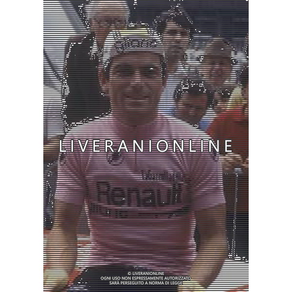 RETROSPETTIVA BERNARD HINAULT CICLISTA NELLA FOTO BERNARD HINAULT CON LA MAGLIA ROSA AG ALDO LIVERANI SAS