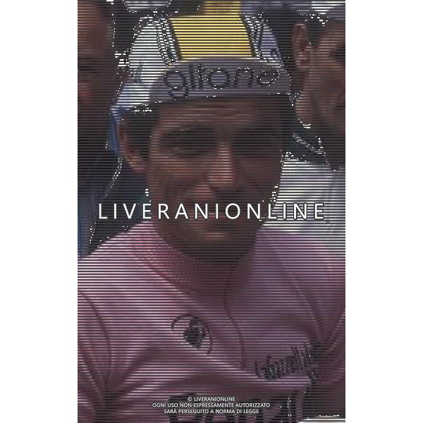 RETROSPETTIVA BERNARD HINAULT CICLISTA NELLA FOTO BERNARD HINAULT CON LA MAGLIA ROSA AG ALDO LIVERANI SAS