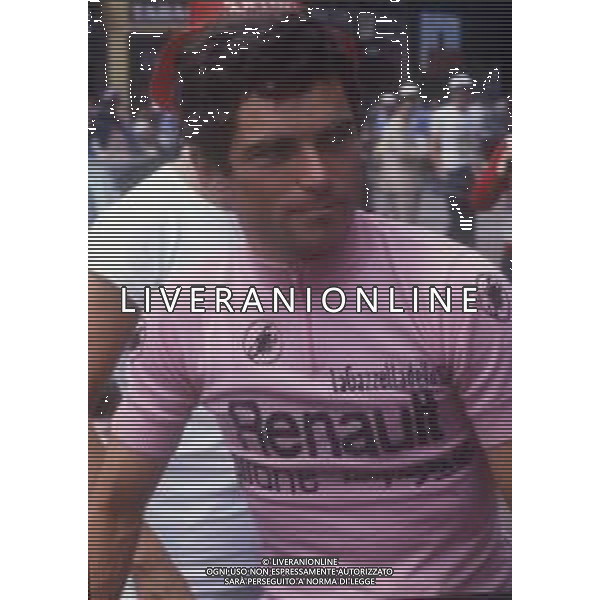 RETROSPETTIVA BERNARD HINAULT CICLISTA NELLA FOTO BERNARD HINAULT CON LA MAGLIA ROSA AG ALDO LIVERANI SAS