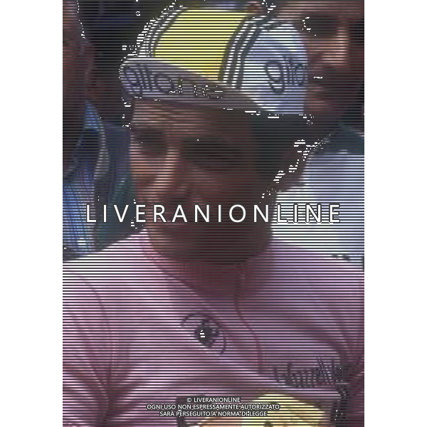 RETROSPETTIVA BERNARD HINAULT CICLISTA NELLA FOTO BERNARD HINAULT CON LA MAGLIA ROSA AG ALDO LIVERANI SAS