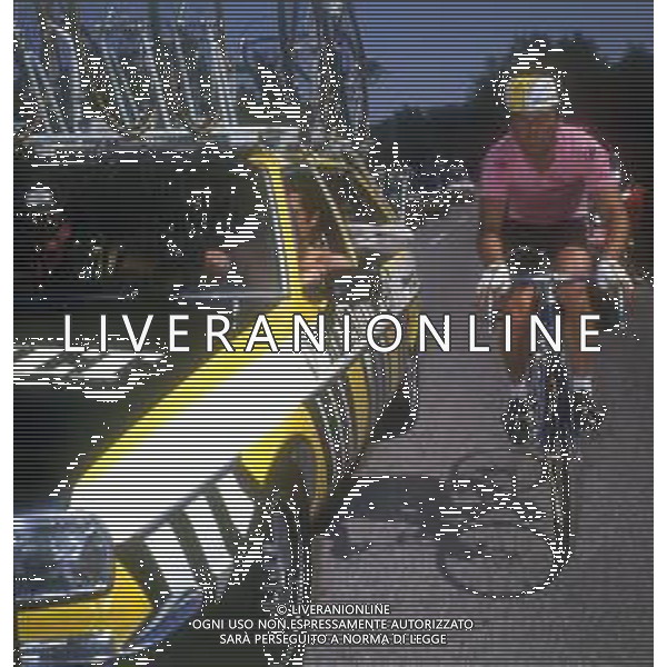 RETROSPETTIVA BERNARD HINAULT CICLISTA NELLA FOTO BERNARD HINAULT CON LA MAGLIA ROSA AG ALDO LIVERANI SAS