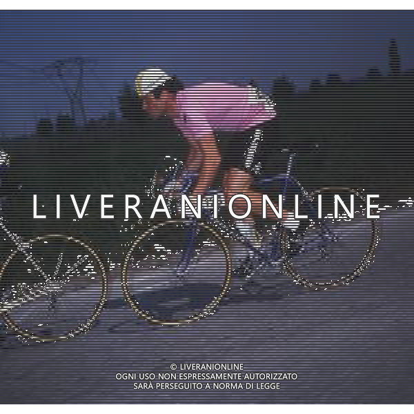 RETROSPETTIVA BERNARD HINAULT CICLISTA NELLA FOTO BERNARD HINAULT CON LA MAGLIA ROSA AG ALDO LIVERANI SAS