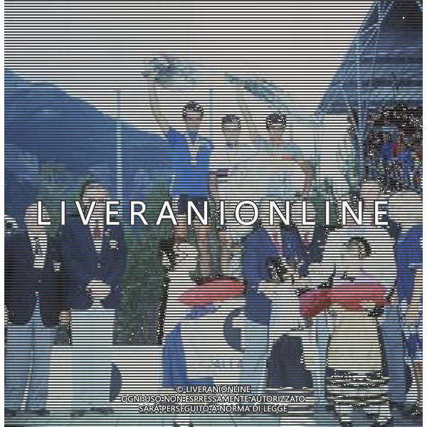 RETROSPETTIVA BERNARD HINAULT CICLISTA NELLA FOTO BERNARD HINAULT CON GIOVANNI BATTAGLIN VINCE IL CAMPIONATO DEL MONDO SU STRADA NELL\'ANNO 1980 FOTO SERGIO PENAZZO-AG ALDO LIVERANI SAS