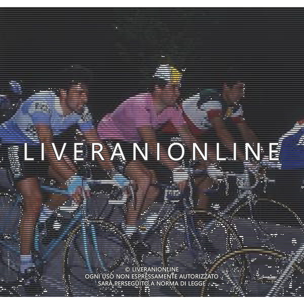 RETROSPETTIVA BERNARD HINAULT CICLISTA NELLA FOTO BERNARD HINAULT CON LA MAGLIA ROSA AG ALDO LIVERANI SAS