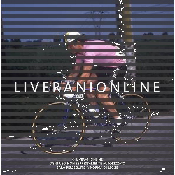 RETROSPETTIVA BERNARD HINAULT CICLISTA NELLA FOTO BERNARD HINAULT CON LA MAGLIA ROSA AG ALDO LIVERANI SAS