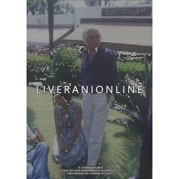 RETROSPETTIVA DINO RISI REGISTA NELLA FOTO DINO RISI CON LA COMPAGNA LEONTINE SNELL A CANNES NELL\'ANNO 1979 AG ALDO LIVERANI SAS