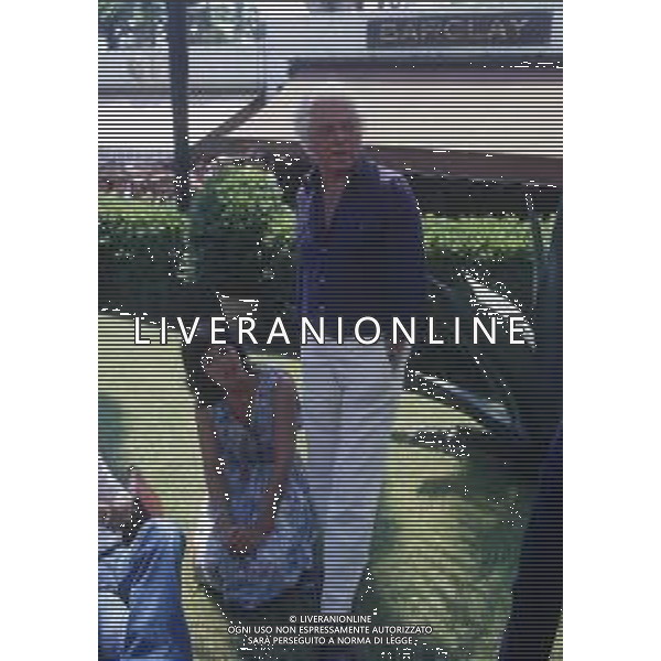 RETROSPETTIVA DINO RISI REGISTA NELLA FOTO DINO RISI CON LA COMPAGNA LEONTINE SNELL A CANNES NELL\'ANNO 1979 AG ALDO LIVERANI SAS