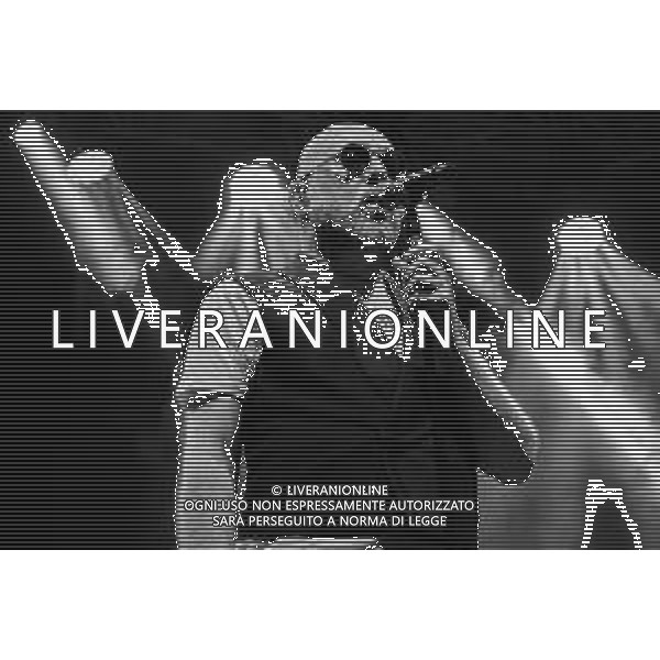The Italian singer Mario Biondi sings on stage during his live performs at Teatro Dis’Play in Brixia, Italy, on 20 May 2022 ©Roberto Tommasini / Ag. Aldo Liverani Sas