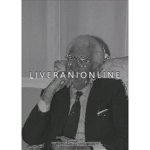 RETROSPETTIVA VICTOR UCKMAR GIURISTA-AVVOCATO E ACCADEMICO ITALIANO NELLA FOTO VICTOR UCKMAR A MILANO NELLA SEDE DELLA COMIT NELL\'ANNO 1995 AG ALDO LIVERANI SAS