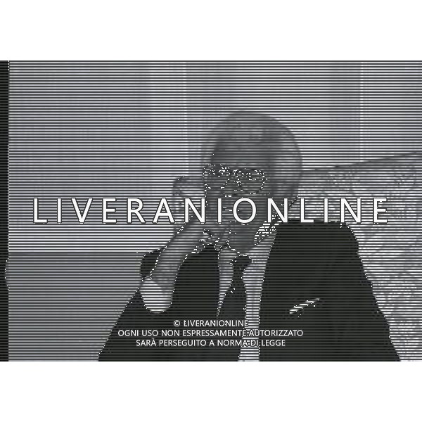 RETROSPETTIVA VICTOR UCKMAR GIURISTA-AVVOCATO E ACCADEMICO ITALIANO NELLA FOTO VICTOR UCKMAR A MILANO NELLA SEDE DELLA COMIT NELL\'ANNO 1995 AG ALDO LIVERANI SAS