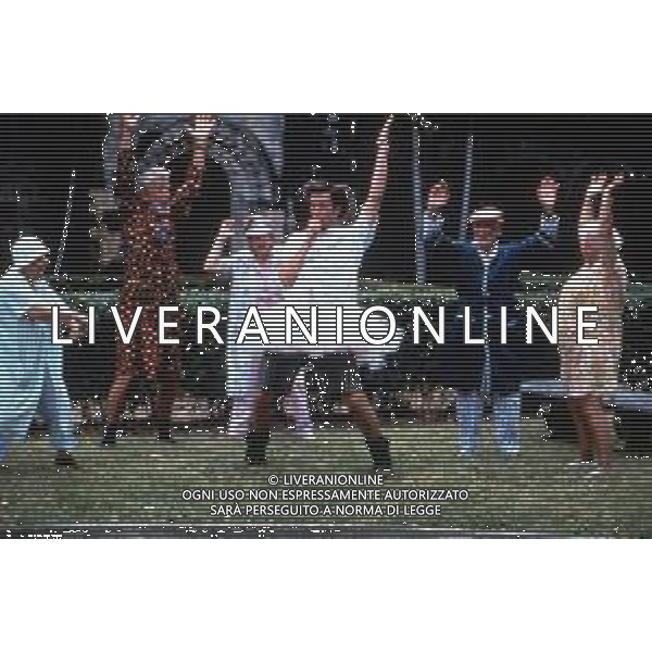 JIM CARREY ATTORE COMICO NELLA FOTO IN UNA SCENA DEL FILM \' ACE VENTURA L\'ACCHIAPPANIMALI \' NELL\'ANNO 1994 ARCHIVIO DFP / AGENZIA ALDO LIVERANI SAS