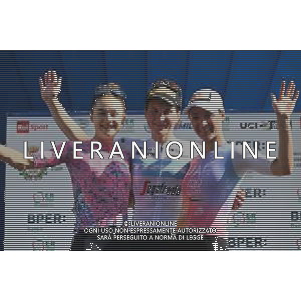 01-10-2022 Giro Dell\'emilia Donne; 2022, Trek - Segafredo Women; 2022, Ef Education - Tibco Svb; 2022, Uae Adq; Longo Borghini, Elisa; Ewers, Veronica; Bertizzolo, Sofia; Bologna - San Luca; ©SIROTTI/AGENZIA ALDO LIVERANI SAS