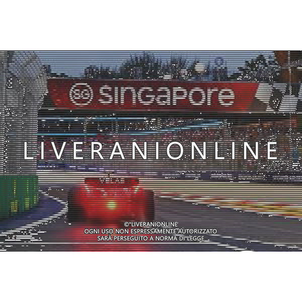 Carlos Sainz Jr (ESP) Ferrari F1-75. 01.10.2022. Formula 1 World Championship, Rd 17, Singapore Grand Prix, Marina Bay Street Circuit, Singapore, Qualifying Day. - www.xpbimages.com, EMail: requests@xpbimages.com © Copyright: Coates / XPB Images/AGENZIA ALDO LIVERANI SAS - ITALY ONLY EDITORIAL USE ONLY