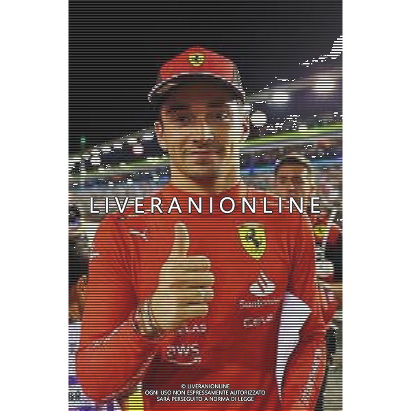 Charles Leclerc (MON) Ferrari celebrates his pole position in qualifying parc ferme. 01.10.2022. Formula 1 World Championship, Rd 17, Singapore Grand Prix, Marina Bay Street Circuit, Singapore, Qualifying Day. - www.xpbimages.com, EMail: requests@xpbimages.com © Copyright: Batchelor / XPB Images/AGENZIA ALDO LIVERANI SAS - ITALY ONLY EDITORIAL USE ONLY