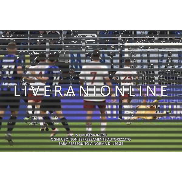 Federico Dimarco (Inter), a SX coperto, segna il gol dell\'1 a 0 Inter vs Roma Milano 01-10-2022 Stadio Giuseppe Meazza - San Siro Campionato Serie A TIM - 8a giornata foto Roberto Garavaglia/ag. Aldo Liverani sas/AGENZIA ALDO LIVERANI SAS