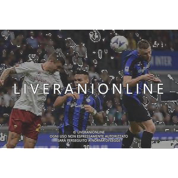 Milan Skriniar (Inter) DX cerca il gol con un colpo di testa Inter vs Roma Milano 01-10-2022 Stadio Giuseppe Meazza - San Siro Campionato Serie A TIM - 8a giornata foto Roberto Garavaglia/ag. Aldo Liverani sas/AGENZIA ALDO LIVERANI SAS