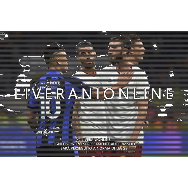 Lautaro Martinez (Inter) e Bryan Cristante (Roma) Inter vs Roma Milano 01-10-2022 Stadio Giuseppe Meazza - San Siro Campionato Serie A TIM - 8a giornata foto Roberto Garavaglia/ag. Aldo Liverani sas/AGENZIA ALDO LIVERANI SAS