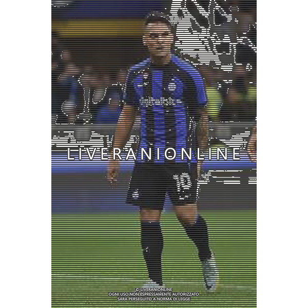 Lautaro Martinez (Inter) dolorante si tocca la parte posteriore della coscia nei minuti finali Inter vs Roma Milano 01-10-2022 Stadio Giuseppe Meazza - San Siro Campionato Serie A TIM - 8a giornata foto Roberto Garavaglia/ag. Aldo Liverani sas/AGENZIA ALDO LIVERANI SAS