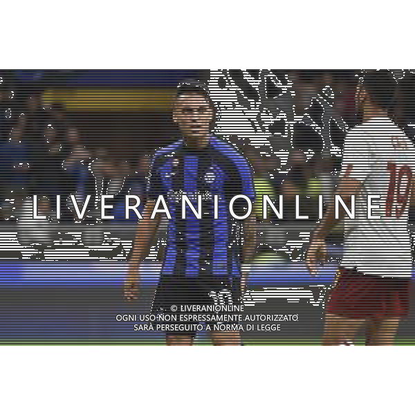 Lautaro Martinez (Inter) dolorante si tocca la parte posteriore della coscia nei minuti finali Inter vs Roma Milano 01-10-2022 Stadio Giuseppe Meazza - San Siro Campionato Serie A TIM - 8a giornata foto Roberto Garavaglia/ag. Aldo Liverani sas/AGENZIA ALDO LIVERANI SAS