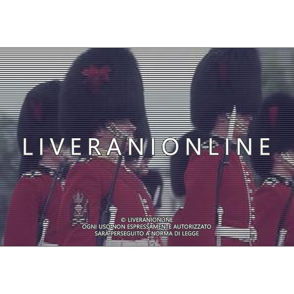 1970 LONDRA BUCKINGHAM PALACE PARATA MILITARE FOTO CARLO LORENZINI-AG ALDO LIVERANI SAS