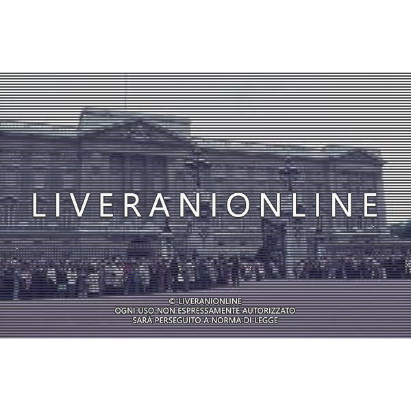 1970 LONDRA BUCKINGHAM PALACE PARATA MILITARE FOTO CARLO LORENZINI-AG ALDO LIVERANI SAS