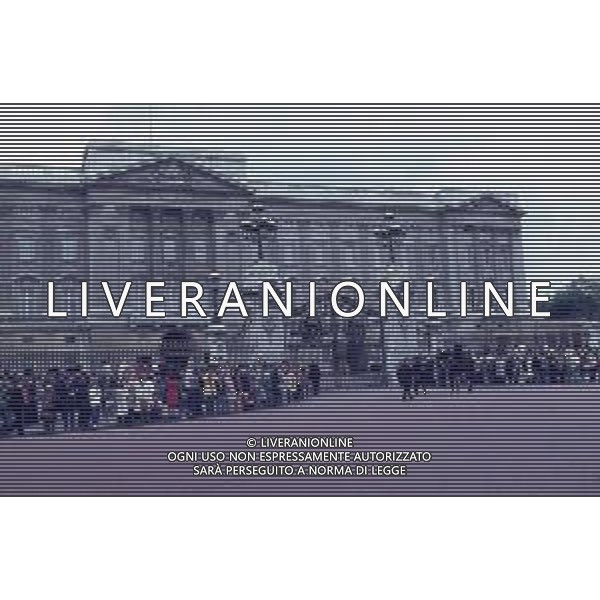 1970 LONDRA BUCKINGHAM PALACE PARATA MILITARE FOTO CARLO LORENZINI-AG ALDO LIVERANI SAS