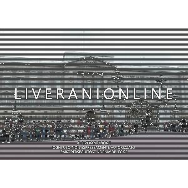 1970 LONDRA BUCKINGHAM PALACE PARATA MILITARE FOTO CARLO LORENZINI-AG ALDO LIVERANI SAS