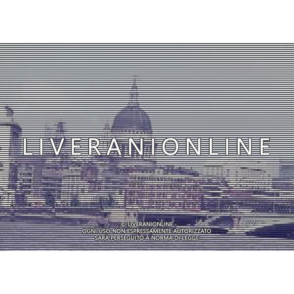 1970 LONDRA CATTADRALE DI ST PAUL VISTA DAL FIUME TAMIGI FOTO CARLO LORENZINI-AG ALDO LIVERANI SAS 