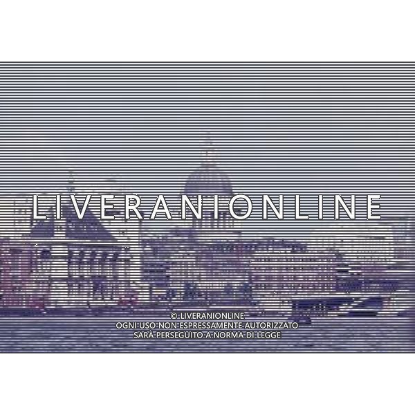 1970 LONDRA CATTADRALE DI ST PAUL VISTA DAL FIUME TAMIGI FOTO CARLO LORENZINI-AG ALDO LIVERANI SAS 