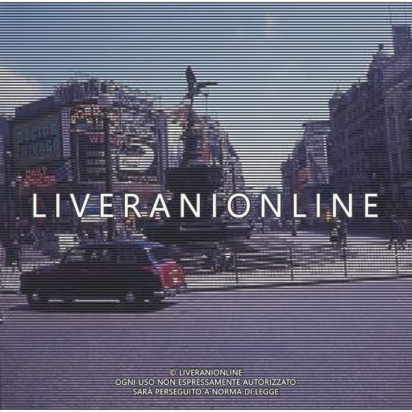 1970 LONDRA PICCADILLY CIRCUS FOTO CARLO LORENZINI-AG ALDO LIVERANI SAS 
