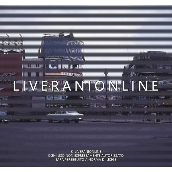 1970 LONDRA PICCADILLY CIRCUS FOTO CARLO LORENZINI-AG ALDO LIVERANI SAS 