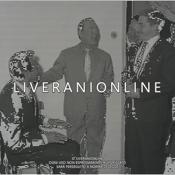 RETROSPETTIVA ERMINIO MACARIO ATTORE NELLA FOTO ERMINIO MACARIO A ROMA CON WALTER CHIARI NELL\'ANNO ANNO 1955 AG ALDO LIVERANI SAS