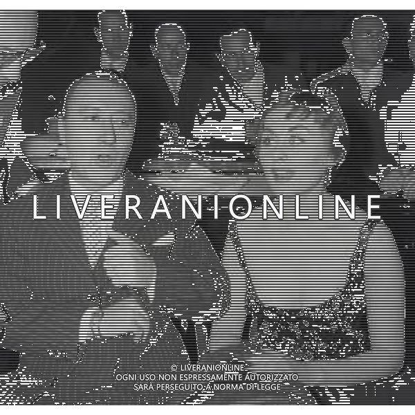 RETROSPETTIVA ERMINIO MACARIO ATTORE NELLA FOTO ERMINIO MACARIO NELL\'ANNO 1955 A ROMA CON SANDRA MONDAINI AG ALDO LIVERANI SAS 