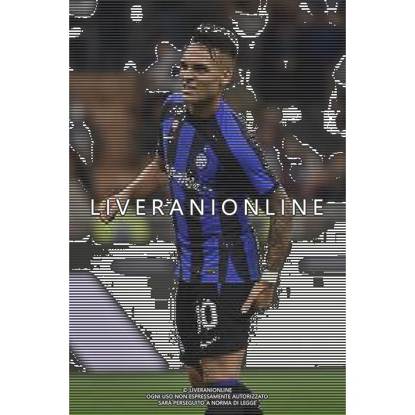 Lautaro Martinez (Inter) dolorante si tocca la parte posteriore della coscia nei minuti finali Inter vs Roma Milano 01-10-2022 Stadio Giuseppe Meazza - San Siro Campionato Serie A TIM - 8a giornata foto Roberto Garavaglia/ag. Aldo Liverani sas