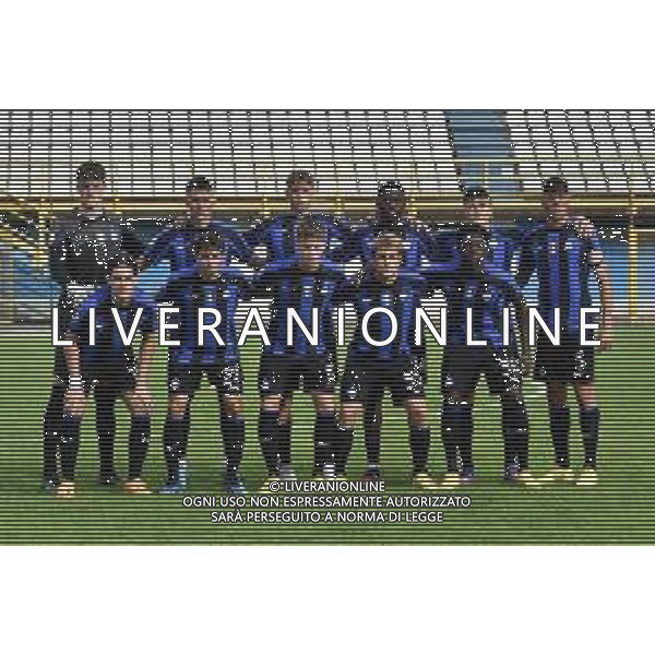 © TVRG la formazione dell\'Inter, in piedi da SX Alessandro Calligaris, Jacopo Martini, Francesco Pio Esposito, Issiaka Kamate, Nicolo\' Biral e Alessandro Fontanarosa; in basso da SX Simone Bonavita, Kristian Dervishi, Tommaso Guercio, Andrea Pelamatti ed Enoch Owusu Inter vs Atalanta Sesto San Giovanni (MI) 01-10-2022 Stadio Ernesto Breda Campionato Primavera 1 TIM - 6a giornata foto Roberto Garavaglia/ag. Aldo Liverani sas