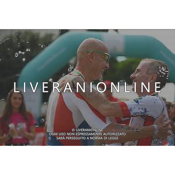 Elbaman Triathlon 2022 Marina di Campo, 2 Ottobre 2022 Nella foto: l\'astronauta italiano Luca Parmitano al traguardo dell\'edizione 2022 della gara Elbaman 73 assieme all\'organizzatore Marco Scotti (halm Ironman) Ph. Soli - Ag. Aldo Liverani