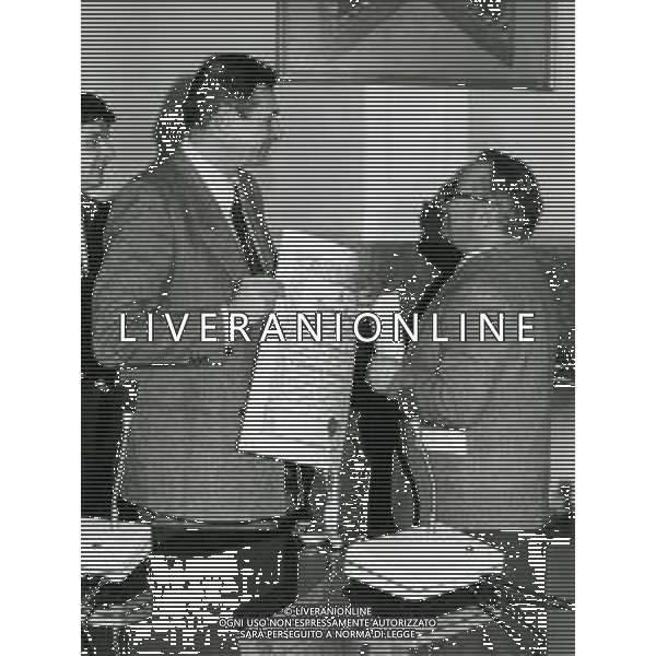 RETROSPETTIVA LUCIANO LAMA POLITICO NELLA FOTO LUCIANO LAMA A RUSSI RICEVE LA CITTADINANZA ONORARIA IL GIORNO 24-11-1981 AG ALDO LIVERANI SAS