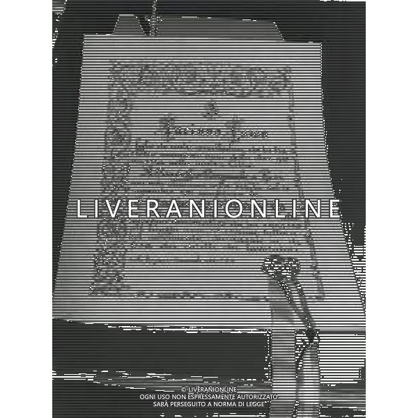RETROSPETTIVA LUCIANO LAMA POLITICO NELLA FOTO LUCIANO LAMA A RUSSI RICEVE LA CITTADINANZA ONORARIA IL GIORNO 24-11-1981 AG ALDO LIVERANI SAS