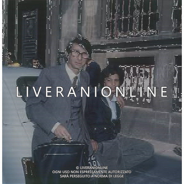RETROSPETTIVA NICOLA DI BARI CANTANTE NELLA FOTO NICOLA DI BARI SUL SET DEL FILM“ TORINO NERA“ NELL\'ANNO 1972 AG ALDO LIVERANI SAS