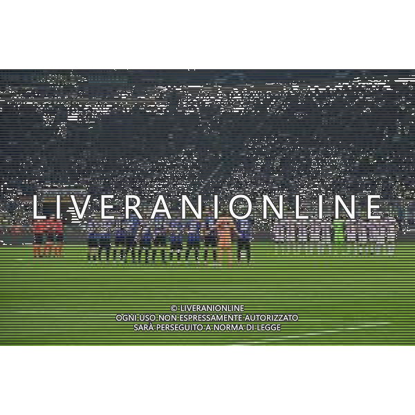 minuto di silenzio per le vittime in indonesia Inter vs Barcellona Milano 04-10-2022 Stadio Giuseppe Meazza - San Siro UEFA Champions League fase a gironi gruppo C - 3a giornata foto Roberto Garavaglia/ag. Aldo Liverani sas /AGENZIA ALDO LIVERANI SAS
