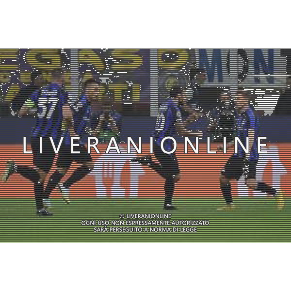 esultanza Inter dopo il gol dell\'1 a 0 Hakan Calhanoglu Inter vs Barcellona Milano 04-10-2022 Stadio Giuseppe Meazza - San Siro UEFA Champions League fase a gironi gruppo C - 3a giornata foto Roberto Garavaglia/ag. Aldo Liverani sas /AGENZIA ALDO LIVERANI SAS