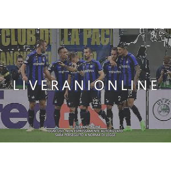 esultanza Inter dopo il gol dell\'1 a 0 Hakan Calhanoglu Inter vs Barcellona Milano 04-10-2022 Stadio Giuseppe Meazza - San Siro UEFA Champions League fase a gironi gruppo C - 3a giornata foto Roberto Garavaglia/ag. Aldo Liverani sas /AGENZIA ALDO LIVERANI SAS