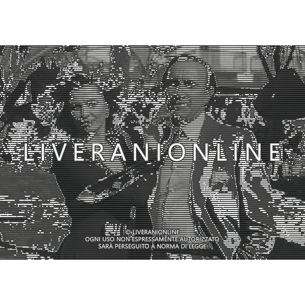 RETROSPETTIVA PIPPO BAUDO PRESENTATORE TELEVISIVO NELLA FOTO PIPPO BAUDO ALLA PRESENTAZIONE DELLE VALLETTE DELLE SERATE DEL FESTIVAL DI SANREMO CON ALBA PARIETTI NELL\'ANNO 1992 AG ALDO LIVERANI SAS   