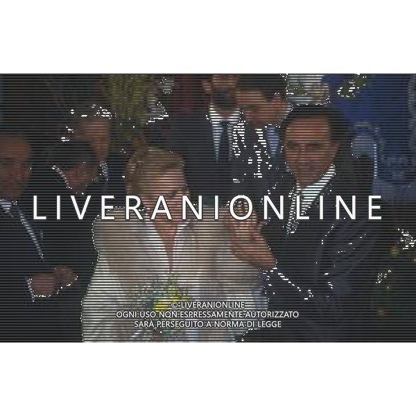 RETROSPETTIVA PIPPO BAUDO PRESENTATORE TELEVISIVO NELLA FOTO PIPPO BAUDO NELL\'ANNO 1986 A MILITELLO VAL DI CATANIA PER IL MATRIMONIO CON KATIA RICCIARELLI AG ALDO LIVERANI SAS 