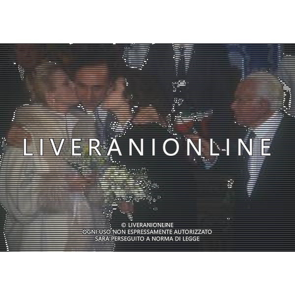 RETROSPETTIVA PIPPO BAUDO PRESENTATORE TELEVISIVO NELLA FOTO PIPPO BAUDO NELL\'ANNO 1986 A MILITELLO VAL DI CATANIA PER IL MATRIMONIO CON KATIA RICCIARELLI AG ALDO LIVERANI SAS 
