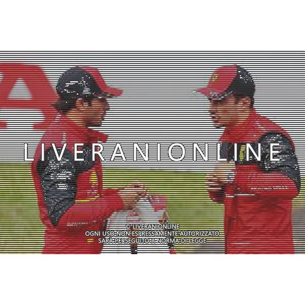 (L to R): Carlos Sainz Jr (ESP) Ferrari with team mate Charles Leclerc (MON) Ferrari in qualifying parc ferme. 08.10.2022. Formula 1 World Championship, Rd 18, Japanese Grand Prix, Suzuka, Japan, Qualifying Day. - www.xpbimages.com, EMail: requests@xpbimages.com © Copyright: Batchelor / XPB Images/AGENZIA ALDO LIVERANI SAS - ITALY ONLY EDITORIAL USE ONLY