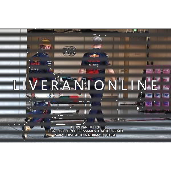 (L to R): Max Verstappen (NLD) Red Bull Racing with Jonathan Wheatley (GBR) Red Bull Racing Team Manager. 08.10.2022. Formula 1 World Championship, Rd 18, Japanese Grand Prix, Suzuka, Japan, Qualifying Day. - www.xpbimages.com, EMail: requests@xpbimages.com © Copyright: Coates / XPB Images/AGENZIA ALDO LIVERANI SAS - ITALY ONLY EDITORIAL USE ONLY