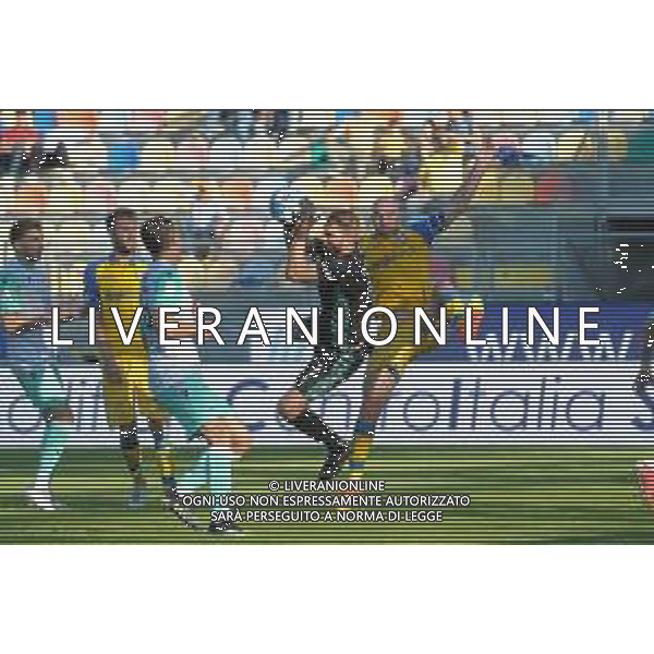 Frosinone vs Spal Campionato Serie B - 8 Giornata Stadio B.Stirpe - Frosinone 08-10-2022 nella foto Alfonso anticipa Lucioni ©Federico Gaetano/AGENZIA ALDO LIVERANI SAS